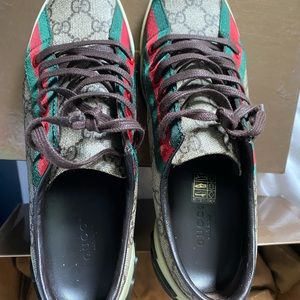 Womens Gucci Sneakers 37.5